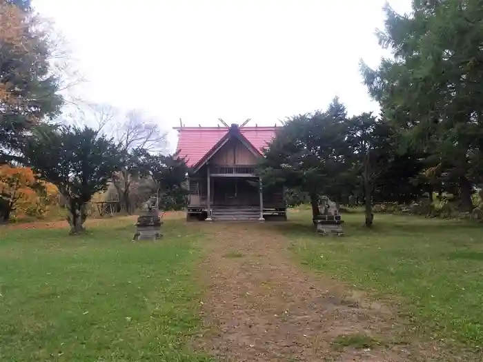 仁頃神社の本殿