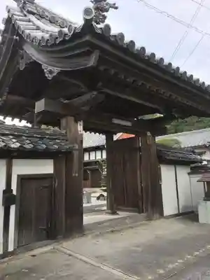 瑞境寺の山門・神門
