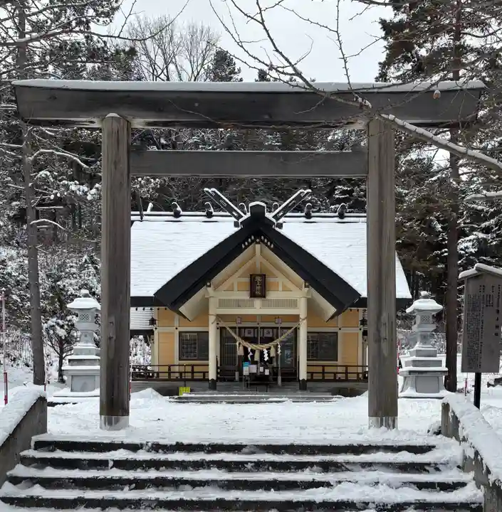 滝上神社(北海道)