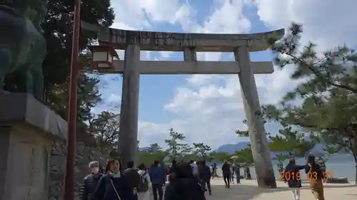 厳島神社の鳥居