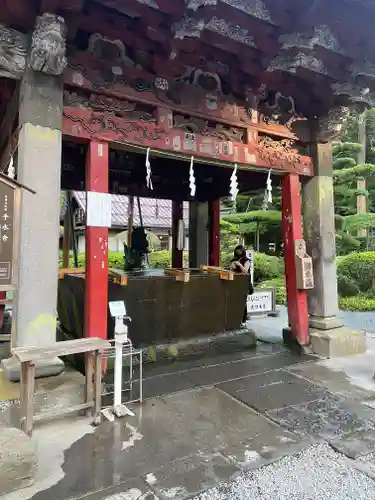 北口本宮冨士浅間神社の手水舎