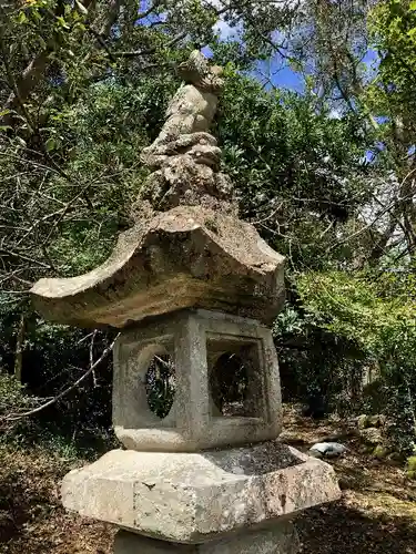 妻山神社の塔