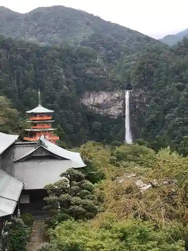 青岸渡寺の建物その他