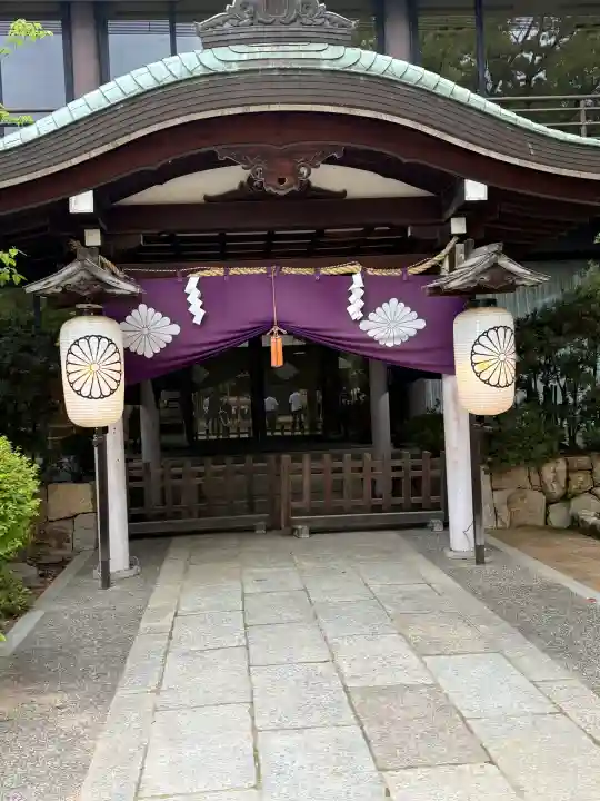 長田神社の{uncategorized: "未分類", other: "その他", undefined: "問題あり", building: "その他建物", grave: "お墓", sacred_gate: "鳥居", guardian: "狛犬", statue: "像", buddha: "仏像", history: "歴史", nature: "自然", garden: "庭園", animal: "動物", pagoda: "塔", temizu: "手水舎", mountain_gate: "山門・神門", sanctuary: "本殿・本堂", subordinate: "末社・摂社", art: "芸術", scenery: "景色", jizo: "地蔵", ema: "絵馬", goshuin: "御朱印", omikuji: "おみくじ", items: "授与品その他", amulet: "お守り", goshuincho: "御朱印帳", eats: "食事", festival: "お祭り", votive_dance: "神楽", shichigosan: "七五三参", wedding: "結婚式", experience: "体験その他", initially: "初詣", around: "周辺", anti_infection: "感染症対策"}