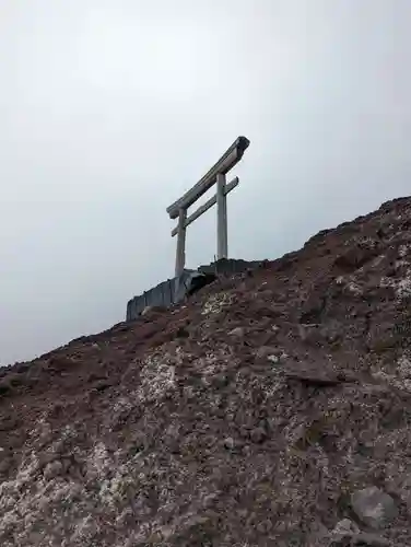 富士山頂上久須志神社の鳥居