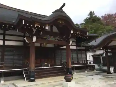 薬王院の本殿・本堂