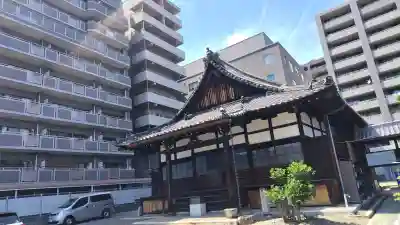 法雲寺の{uncategorized: "未分類", other: "その他", undefined: "問題あり", building: "その他建物", grave: "お墓", sacred_gate: "鳥居", guardian: "狛犬", statue: "像", buddha: "仏像", history: "歴史", nature: "自然", garden: "庭園", animal: "動物", pagoda: "塔", temizu: "手水舎", mountain_gate: "山門・神門", sanctuary: "本殿・本堂", subordinate: "末社・摂社", art: "芸術", scenery: "景色", jizo: "地蔵", ema: "絵馬", goshuin: "御朱印", omikuji: "おみくじ", items: "授与品その他", amulet: "お守り", goshuincho: "御朱印帳", eats: "食事", festival: "お祭り", votive_dance: "神楽", shichigosan: "七五三参", wedding: "結婚式", experience: "体験その他", initially: "初詣", around: "周辺", anti_infection: "感染症対策"}