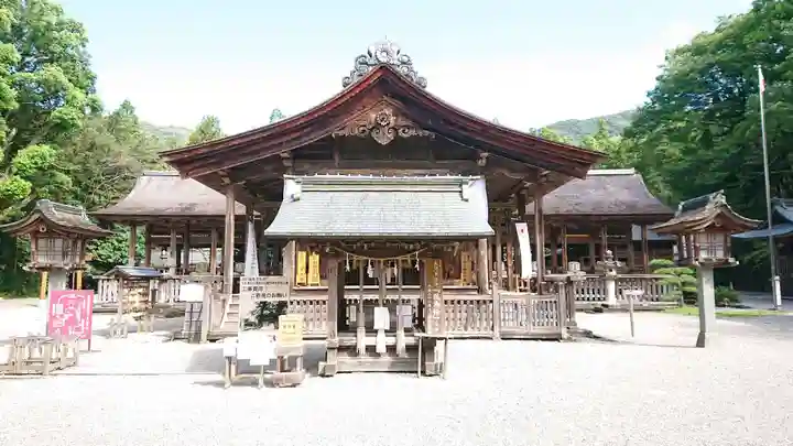 土佐神社の本殿・本堂