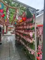 露天神社(お初天神)の{uncategorized: "未分類", other: "その他", undefined: "問題あり", building: "その他建物", grave: "お墓", sacred_gate: "鳥居", guardian: "狛犬", statue: "像", buddha: "仏像", history: "歴史", nature: "自然", garden: "庭園", animal: "動物", pagoda: "塔", temizu: "手水舎", mountain_gate: "山門・神門", sanctuary: "本殿・本堂", subordinate: "末社・摂社", art: "芸術", scenery: "景色", jizo: "地蔵", ema: "絵馬", goshuin: "御朱印", omikuji: "おみくじ", items: "授与品その他", amulet: "お守り", goshuincho: "御朱印帳", eats: "食事", festival: "お祭り", votive_dance: "神楽", shichigosan: "七五三参", wedding: "結婚式", experience: "体験その他", initially: "初詣", around: "周辺", anti_infection: "感染症対策"}