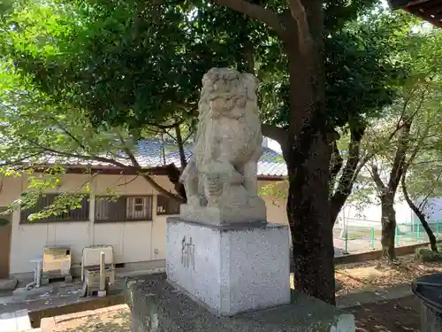 富田八坂神社の狛犬