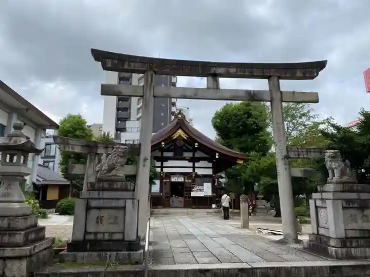 三輪神社の鳥居