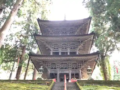 日石寺の塔