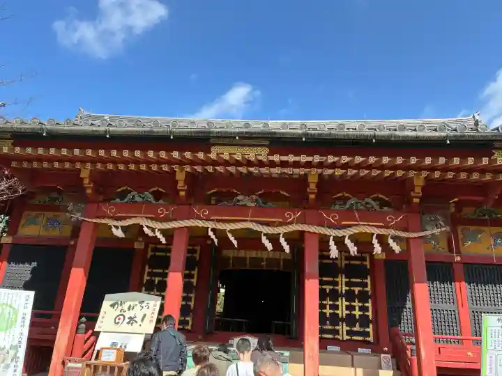 浅草神社の{uncategorized: "未分類", other: "その他", undefined: "問題あり", building: "その他建物", grave: "お墓", sacred_gate: "鳥居", guardian: "狛犬", statue: "像", buddha: "仏像", history: "歴史", nature: "自然", garden: "庭園", animal: "動物", pagoda: "塔", temizu: "手水舎", mountain_gate: "山門・神門", sanctuary: "本殿・本堂", subordinate: "末社・摂社", art: "芸術", scenery: "景色", jizo: "地蔵", ema: "絵馬", goshuin: "御朱印", omikuji: "おみくじ", items: "授与品その他", amulet: "お守り", goshuincho: "御朱印帳", eats: "食事", festival: "お祭り", votive_dance: "神楽", shichigosan: "七五三参", wedding: "結婚式", experience: "体験その他", initially: "初詣", around: "周辺", anti_infection: "感染症対策"}