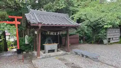 二川伏見稲荷の手水舎