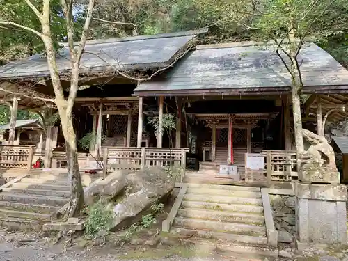 岩戸落葉神社の本殿・本堂