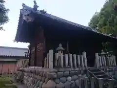 神明社の本殿