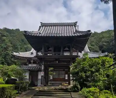 洞泉寺の山門・神門