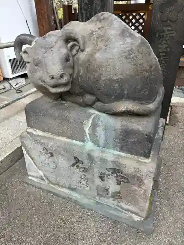 湯島天満宮の{uncategorized: "未分類", other: "その他", undefined: "問題あり", building: "その他建物", grave: "お墓", sacred_gate: "鳥居", guardian: "狛犬", statue: "像", buddha: "仏像", history: "歴史", nature: "自然", garden: "庭園", animal: "動物", pagoda: "塔", temizu: "手水舎", mountain_gate: "山門・神門", sanctuary: "本殿・本堂", subordinate: "末社・摂社", art: "芸術", scenery: "景色", jizo: "地蔵", ema: "絵馬", goshuin: "御朱印", omikuji: "おみくじ", items: "授与品その他", amulet: "お守り", goshuincho: "御朱印帳", eats: "食事", festival: "お祭り", votive_dance: "神楽", shichigosan: "七五三参", wedding: "結婚式", experience: "体験その他", initially: "初詣", around: "周辺", anti_infection: "感染症対策"}