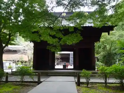 妙本寺の山門・神門