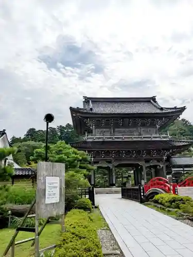 総持寺祖院の山門