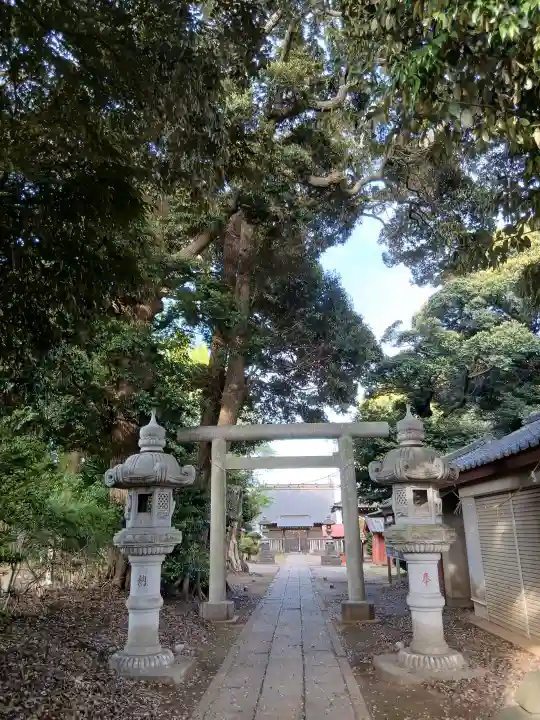神明社の{uncategorized: "未分類", other: "その他", undefined: "問題あり", building: "その他建物", grave: "お墓", sacred_gate: "鳥居", guardian: "狛犬", statue: "像", buddha: "仏像", history: "歴史", nature: "自然", garden: "庭園", animal: "動物", pagoda: "塔", temizu: "手水舎", mountain_gate: "山門・神門", sanctuary: "本殿・本堂", subordinate: "末社・摂社", art: "芸術", scenery: "景色", jizo: "地蔵", ema: "絵馬", goshuin: "御朱印", omikuji: "おみくじ", items: "授与品その他", amulet: "お守り", goshuincho: "御朱印帳", eats: "食事", festival: "お祭り", votive_dance: "神楽", shichigosan: "七五三参", wedding: "結婚式", experience: "体験その他", initially: "初詣", around: "周辺", anti_infection: "感染症対策"}