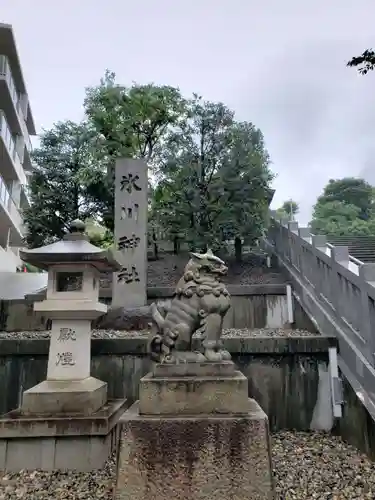 白金氷川神社の狛犬