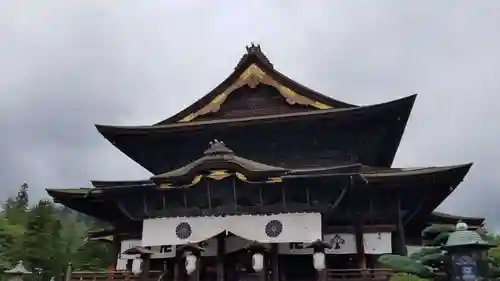 善光寺の本殿