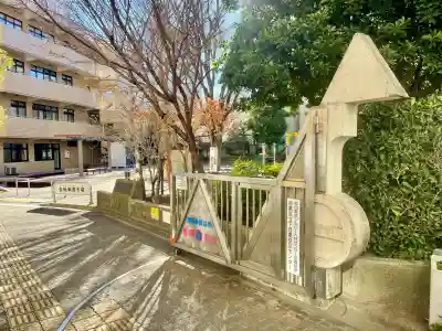 瘡護稲荷大明神の{uncategorized: "未分類", other: "その他", undefined: "問題あり", building: "その他建物", grave: "お墓", sacred_gate: "鳥居", guardian: "狛犬", statue: "像", buddha: "仏像", history: "歴史", nature: "自然", garden: "庭園", animal: "動物", pagoda: "塔", temizu: "手水舎", mountain_gate: "山門・神門", sanctuary: "本殿・本堂", subordinate: "末社・摂社", art: "芸術", scenery: "景色", jizo: "地蔵", ema: "絵馬", goshuin: "御朱印", omikuji: "おみくじ", items: "授与品その他", amulet: "お守り", goshuincho: "御朱印帳", eats: "食事", festival: "お祭り", votive_dance: "神楽", shichigosan: "七五三参", wedding: "結婚式", experience: "体験その他", initially: "初詣", around: "周辺", anti_infection: "感染症対策"}