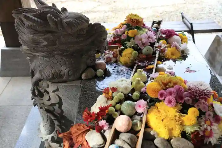 滑川神社 - 仕事と子どもの守り神の手水舎