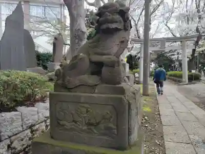 前原御嶽神社の狛犬