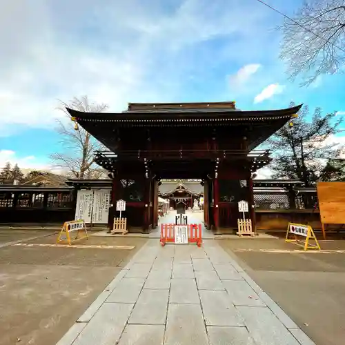 諏訪神社の山門