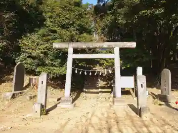 淡洲神社(山田)の{uncategorized: "未分類", other: "その他", undefined: "問題あり", building: "その他建物", grave: "お墓", sacred_gate: "鳥居", guardian: "狛犬", statue: "像", buddha: "仏像", history: "歴史", nature: "自然", garden: "庭園", animal: "動物", pagoda: "塔", temizu: "手水舎", mountain_gate: "山門・神門", sanctuary: "本殿・本堂", subordinate: "末社・摂社", art: "芸術", scenery: "景色", jizo: "地蔵", ema: "絵馬", goshuin: "御朱印", omikuji: "おみくじ", items: "授与品その他", amulet: "お守り", goshuincho: "御朱印帳", eats: "食事", festival: "お祭り", votive_dance: "神楽", shichigosan: "七五三参", wedding: "結婚式", experience: "体験その他", initially: "初詣", around: "周辺", anti_infection: "感染症対策"}