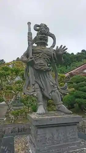 梅渓寺の像