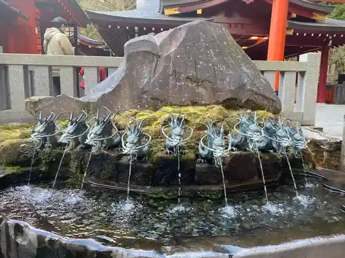 九頭龍神社新宮の手水舎