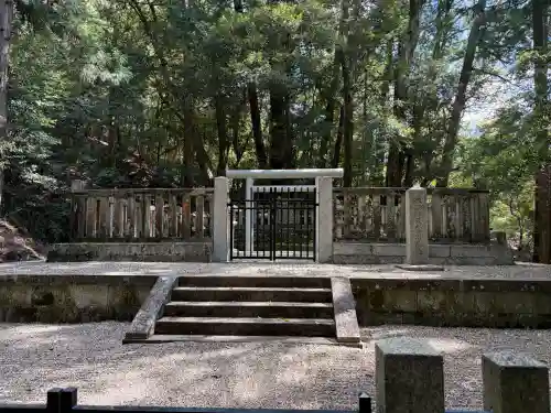 如意輪寺の{uncategorized: "未分類", other: "その他", undefined: "問題あり", building: "その他建物", grave: "お墓", sacred_gate: "鳥居", guardian: "狛犬", statue: "像", buddha: "仏像", history: "歴史", nature: "自然", garden: "庭園", animal: "動物", pagoda: "塔", temizu: "手水舎", mountain_gate: "山門・神門", sanctuary: "本殿・本堂", subordinate: "末社・摂社", art: "芸術", scenery: "景色", jizo: "地蔵", ema: "絵馬", goshuin: "御朱印", omikuji: "おみくじ", items: "授与品その他", amulet: "お守り", goshuincho: "御朱印帳", eats: "食事", festival: "お祭り", votive_dance: "神楽", shichigosan: "七五三参", wedding: "結婚式", experience: "体験その他", initially: "初詣", around: "周辺", anti_infection: "感染症対策"}