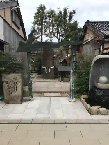 妖怪神社の鳥居