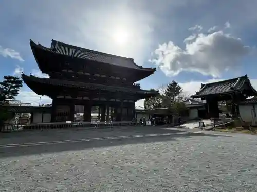 仁和寺の{uncategorized: "未分類", other: "その他", undefined: "問題あり", building: "その他建物", grave: "お墓", sacred_gate: "鳥居", guardian: "狛犬", statue: "像", buddha: "仏像", history: "歴史", nature: "自然", garden: "庭園", animal: "動物", pagoda: "塔", temizu: "手水舎", mountain_gate: "山門・神門", sanctuary: "本殿・本堂", subordinate: "末社・摂社", art: "芸術", scenery: "景色", jizo: "地蔵", ema: "絵馬", goshuin: "御朱印", omikuji: "おみくじ", items: "授与品その他", amulet: "お守り", goshuincho: "御朱印帳", eats: "食事", festival: "お祭り", votive_dance: "神楽", shichigosan: "七五三参", wedding: "結婚式", experience: "体験その他", initially: "初詣", around: "周辺", anti_infection: "感染症対策"}