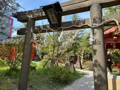 護幸大明神の{uncategorized: "未分類", other: "その他", undefined: "問題あり", building: "その他建物", grave: "お墓", sacred_gate: "鳥居", guardian: "狛犬", statue: "像", buddha: "仏像", history: "歴史", nature: "自然", garden: "庭園", animal: "動物", pagoda: "塔", temizu: "手水舎", mountain_gate: "山門・神門", sanctuary: "本殿・本堂", subordinate: "末社・摂社", art: "芸術", scenery: "景色", jizo: "地蔵", ema: "絵馬", goshuin: "御朱印", omikuji: "おみくじ", items: "授与品その他", amulet: "お守り", goshuincho: "御朱印帳", eats: "食事", festival: "お祭り", votive_dance: "神楽", shichigosan: "七五三参", wedding: "結婚式", experience: "体験その他", initially: "初詣", around: "周辺", anti_infection: "感染症対策"}