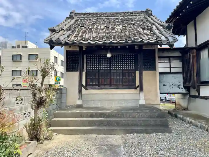 賢勝院の{uncategorized: "未分類", other: "その他", undefined: "問題あり", building: "その他建物", grave: "お墓", sacred_gate: "鳥居", guardian: "狛犬", statue: "像", buddha: "仏像", history: "歴史", nature: "自然", garden: "庭園", animal: "動物", pagoda: "塔", temizu: "手水舎", mountain_gate: "山門・神門", sanctuary: "本殿・本堂", subordinate: "末社・摂社", art: "芸術", scenery: "景色", jizo: "地蔵", ema: "絵馬", goshuin: "御朱印", omikuji: "おみくじ", items: "授与品その他", amulet: "お守り", goshuincho: "御朱印帳", eats: "食事", festival: "お祭り", votive_dance: "神楽", shichigosan: "七五三参", wedding: "結婚式", experience: "体験その他", initially: "初詣", around: "周辺", anti_infection: "感染症対策"}