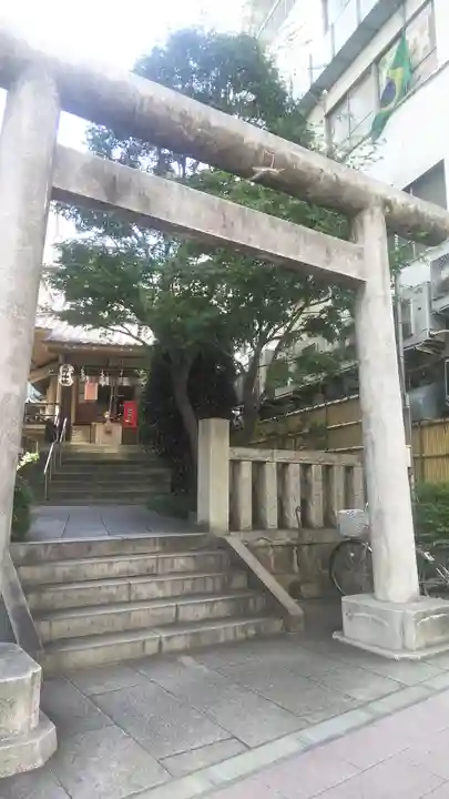 飯倉熊野神社の鳥居