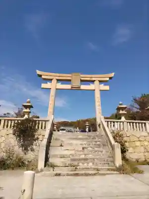 伊和都比売神社の{uncategorized: "未分類", other: "その他", undefined: "問題あり", building: "その他建物", grave: "お墓", sacred_gate: "鳥居", guardian: "狛犬", statue: "像", buddha: "仏像", history: "歴史", nature: "自然", garden: "庭園", animal: "動物", pagoda: "塔", temizu: "手水舎", mountain_gate: "山門・神門", sanctuary: "本殿・本堂", subordinate: "末社・摂社", art: "芸術", scenery: "景色", jizo: "地蔵", ema: "絵馬", goshuin: "御朱印", omikuji: "おみくじ", items: "授与品その他", amulet: "お守り", goshuincho: "御朱印帳", eats: "食事", festival: "お祭り", votive_dance: "神楽", shichigosan: "七五三参", wedding: "結婚式", experience: "体験その他", initially: "初詣", around: "周辺", anti_infection: "感染症対策"}