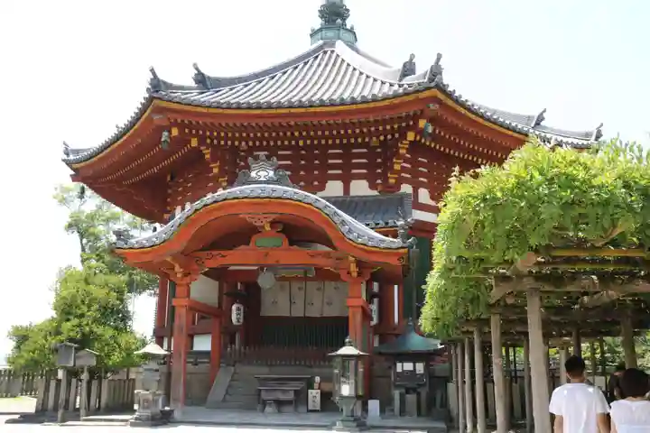 興福寺の本殿・本堂