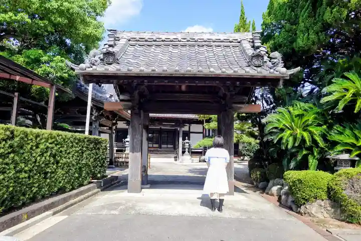 明専寺の山門・神門