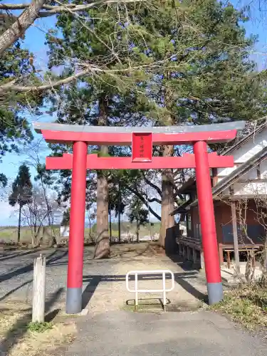 金ケ崎神社の{uncategorized: "未分類", other: "その他", undefined: "問題あり", building: "その他建物", grave: "お墓", sacred_gate: "鳥居", guardian: "狛犬", statue: "像", buddha: "仏像", history: "歴史", nature: "自然", garden: "庭園", animal: "動物", pagoda: "塔", temizu: "手水舎", mountain_gate: "山門・神門", sanctuary: "本殿・本堂", subordinate: "末社・摂社", art: "芸術", scenery: "景色", jizo: "地蔵", ema: "絵馬", goshuin: "御朱印", omikuji: "おみくじ", items: "授与品その他", amulet: "お守り", goshuincho: "御朱印帳", eats: "食事", festival: "お祭り", votive_dance: "神楽", shichigosan: "七五三参", wedding: "結婚式", experience: "体験その他", initially: "初詣", around: "周辺", anti_infection: "感染症対策"}