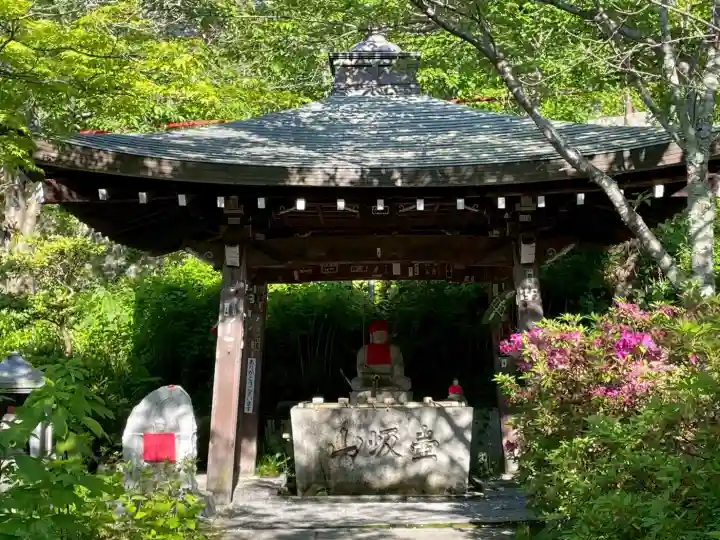 南法華寺(壷阪寺)の{uncategorized: "未分類", other: "その他", undefined: "問題あり", building: "その他建物", grave: "お墓", sacred_gate: "鳥居", guardian: "狛犬", statue: "像", buddha: "仏像", history: "歴史", nature: "自然", garden: "庭園", animal: "動物", pagoda: "塔", temizu: "手水舎", mountain_gate: "山門・神門", sanctuary: "本殿・本堂", subordinate: "末社・摂社", art: "芸術", scenery: "景色", jizo: "地蔵", ema: "絵馬", goshuin: "御朱印", omikuji: "おみくじ", items: "授与品その他", amulet: "お守り", goshuincho: "御朱印帳", eats: "食事", festival: "お祭り", votive_dance: "神楽", shichigosan: "七五三参", wedding: "結婚式", experience: "体験その他", initially: "初詣", around: "周辺", anti_infection: "感染症対策"}