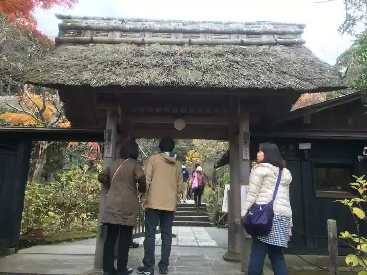 東慶寺の山門・神門