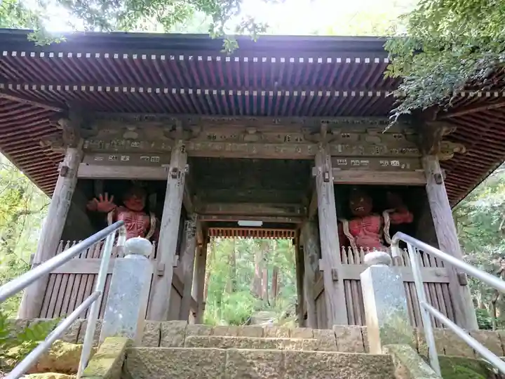 宝城坊の山門・神門