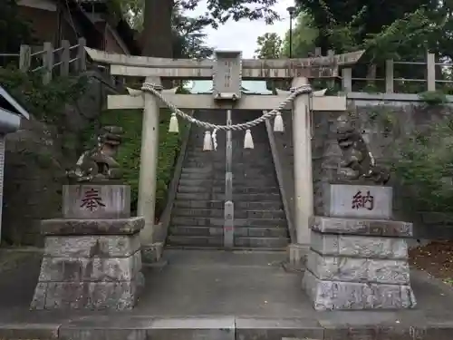 千草台杉山神社の鳥居