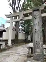 桐ヶ谷氷川神社の鳥居