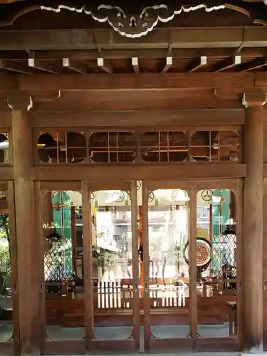 白金氷川神社の本殿・本堂